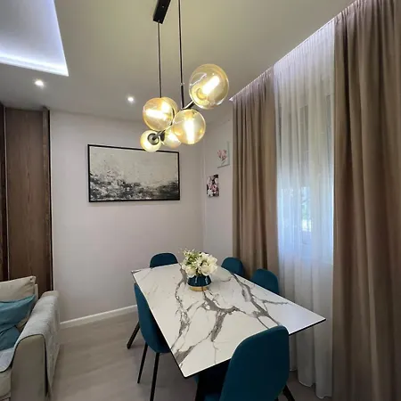 Gold Vollga House Апартаменты Дуррес