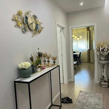 Gold Vollga House * Durres
